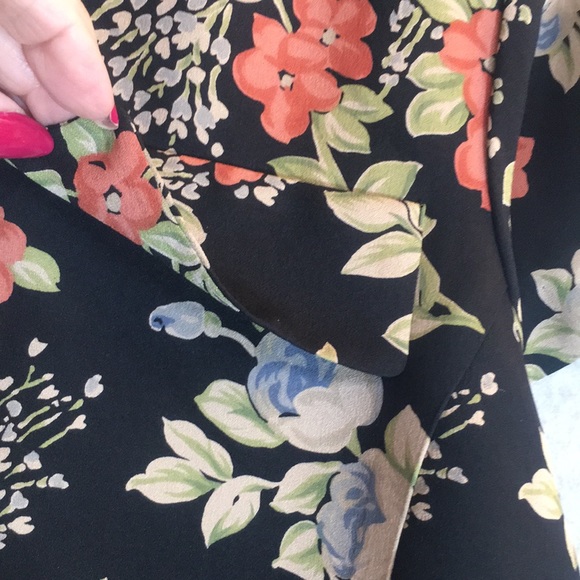 JONES NEW YORK Silk Buttery Soft Fall/Winter Floral Design W Collar & Cap Sleeve - Picture 10 of 15